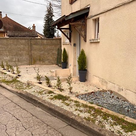 Апартаменти T2 Cosy / Quartier Calme / Magasins D'Usine A Proximite Saint-Julien-les-Villas Екстер'єр фото