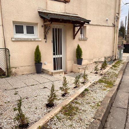 Апартаменти T2 Cosy / Quartier Calme / Magasins D'Usine A Proximite Saint-Julien-les-Villas Екстер'єр фото