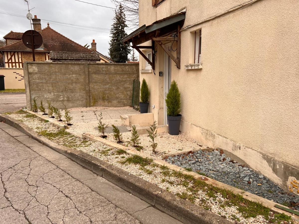 Апартаменти T2 Cosy / Quartier Calme / Magasins D'Usine A Proximite Saint-Julien-les-Villas Екстер'єр фото